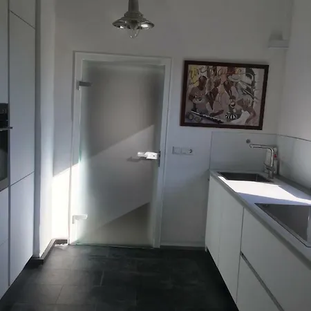 3-zimmer Bahnhofsnaehe *